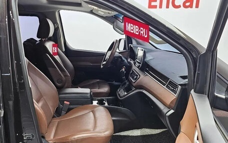 Hyundai Grand Starex Grand Starex I рестайлинг 2, 2021 год, 2 650 000 рублей, 10 фотография