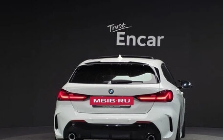 BMW 1 серия, 2021 год, 2 460 000 рублей, 4 фотография