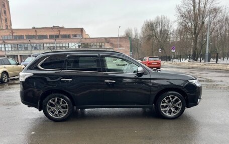 Mitsubishi Outlander III рестайлинг 3, 2013 год, 1 950 000 рублей, 6 фотография