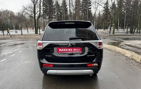 Mitsubishi Outlander III рестайлинг 3, 2013 год, 1 950 000 рублей, 5 фотография