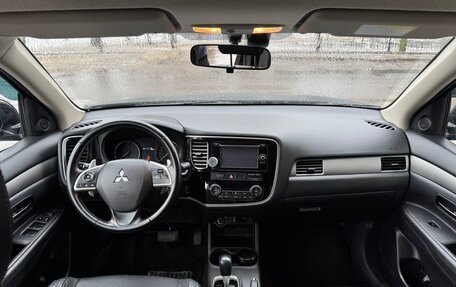 Mitsubishi Outlander III рестайлинг 3, 2013 год, 1 950 000 рублей, 9 фотография