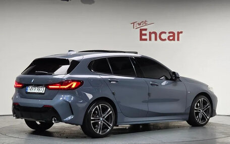 BMW 1 серия, 2021 год, 2 422 000 рублей, 3 фотография