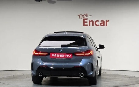 BMW 1 серия, 2021 год, 2 422 000 рублей, 4 фотография