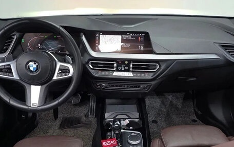 BMW 1 серия, 2021 год, 2 422 000 рублей, 8 фотография
