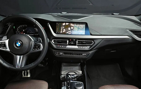 BMW 1 серия, 2021 год, 2 437 000 рублей, 8 фотография