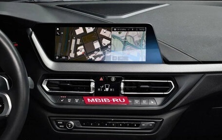 BMW 1 серия, 2021 год, 2 437 000 рублей, 10 фотография