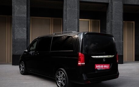 Mercedes-Benz V-Класс, 2023 год, 9 990 000 рублей, 3 фотография