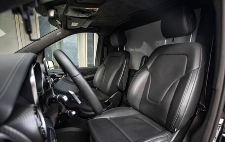 Mercedes-Benz V-Класс, 2023 год, 9 990 000 рублей, 25 фотография