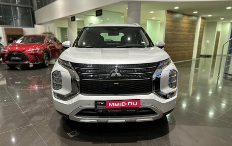 Mitsubishi Outlander, 2023 год, 4 090 000 рублей, 2 фотография