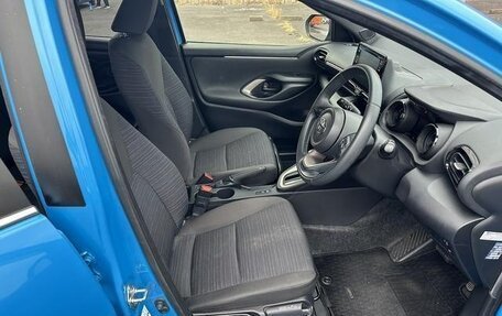 Toyota Yaris, 2022 год, 1 087 000 рублей, 9 фотография