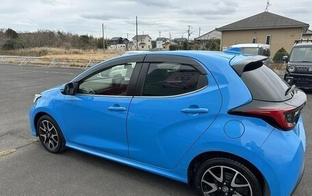 Toyota Yaris, 2022 год, 1 087 000 рублей, 5 фотография