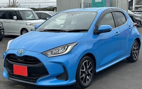 Toyota Yaris, 2022 год, 1 087 000 рублей, 3 фотография