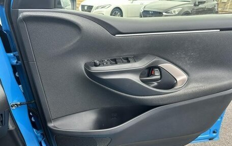 Toyota Yaris, 2022 год, 1 087 000 рублей, 10 фотография