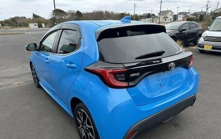 Toyota Yaris, 2022 год, 1 087 000 рублей, 4 фотография