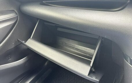 Toyota Yaris, 2022 год, 1 087 000 рублей, 30 фотография