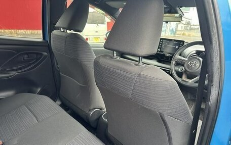 Toyota Yaris, 2022 год, 1 087 000 рублей, 34 фотография