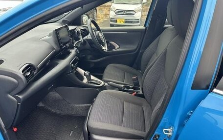 Toyota Yaris, 2022 год, 1 087 000 рублей, 28 фотография