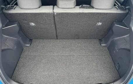 Toyota Yaris, 2022 год, 1 087 000 рублей, 36 фотография