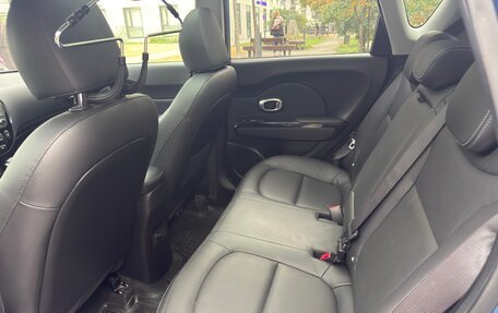 KIA Soul II рестайлинг, 2018 год, 1 725 000 рублей, 8 фотография