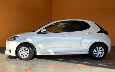 Toyota Yaris, 2024 год, 1 314 892 рублей, 2 фотография