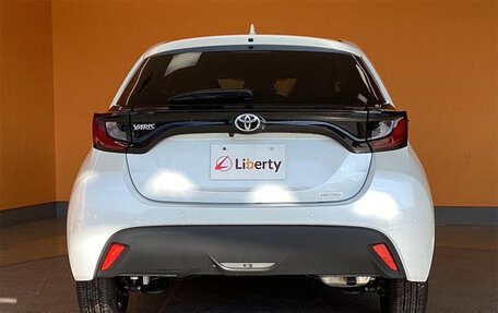 Toyota Yaris, 2024 год, 1 314 892 рублей, 3 фотография