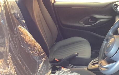 Toyota Yaris, 2024 год, 1 314 892 рублей, 9 фотография