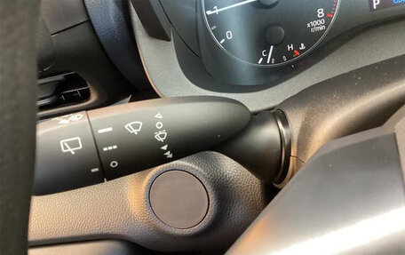 Toyota Yaris, 2024 год, 1 314 892 рублей, 17 фотография