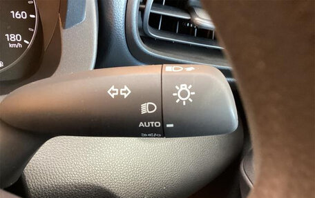 Toyota Yaris, 2024 год, 1 314 892 рублей, 18 фотография