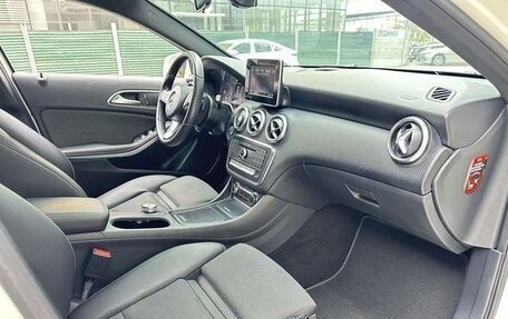 Mercedes-Benz A-Класс, 2018 год, 1 589 000 рублей, 8 фотография