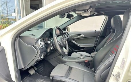 Mercedes-Benz A-Класс, 2018 год, 1 589 000 рублей, 4 фотография