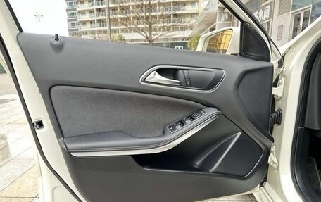 Mercedes-Benz A-Класс, 2018 год, 1 589 000 рублей, 14 фотография