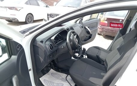 Renault Logan II, 2019 год, 650 000 рублей, 6 фотография