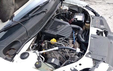 Renault Logan II, 2019 год, 650 000 рублей, 9 фотография