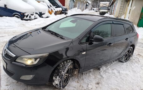 Opel Astra J, 2012 год, 670 000 рублей, 2 фотография