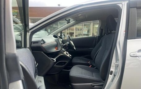 Toyota Sienta II, 2016 год, 1 200 000 рублей, 14 фотография