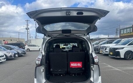 Toyota Sienta II, 2016 год, 1 200 000 рублей, 9 фотография