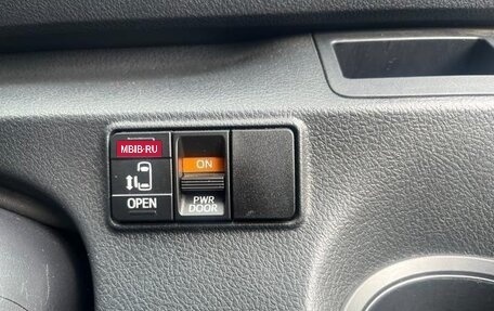 Toyota Sienta II, 2016 год, 1 200 000 рублей, 18 фотография