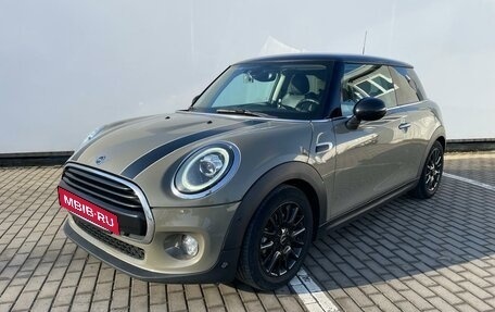 MINI Hatch, 2019 год, 1 990 000 рублей, 2 фотография