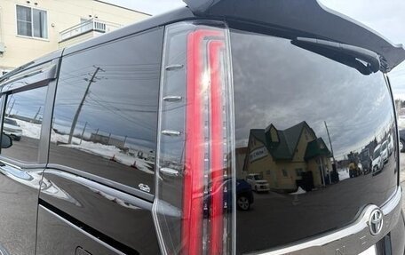 Toyota Noah III, 2020 год, 2 140 000 рублей, 8 фотография