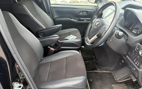 Toyota Noah III, 2020 год, 2 140 000 рублей, 11 фотография