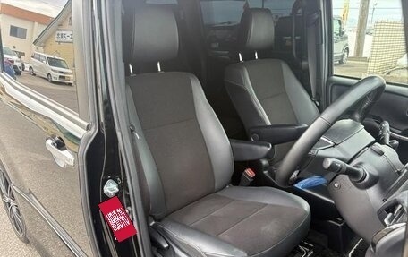 Toyota Noah III, 2020 год, 2 140 000 рублей, 12 фотография