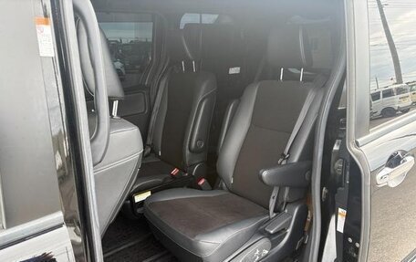 Toyota Noah III, 2020 год, 2 140 000 рублей, 28 фотография