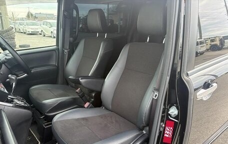 Toyota Noah III, 2020 год, 2 140 000 рублей, 31 фотография