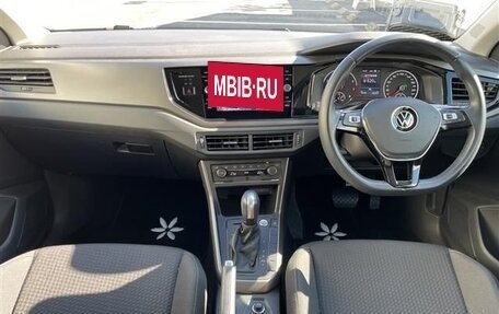 Volkswagen Polo VI (EU Market), 2022 год, 1 100 000 рублей, 11 фотография