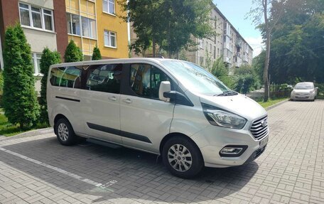Ford Tourneo Custom I рестайлинг, 2021 год, 3 000 000 рублей, 1 фотография