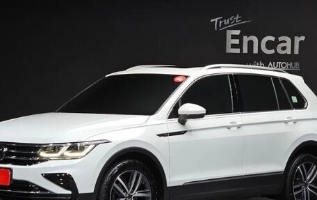 Volkswagen Tiguan II, 2022 год, 4 200 000 рублей, 1 фотография