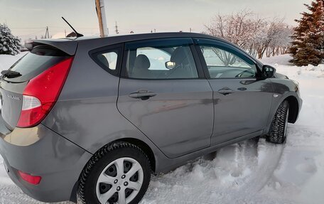 Hyundai Solaris II рестайлинг, 2012 год, 730 000 рублей, 2 фотография