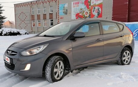 Hyundai Solaris II рестайлинг, 2012 год, 730 000 рублей, 13 фотография