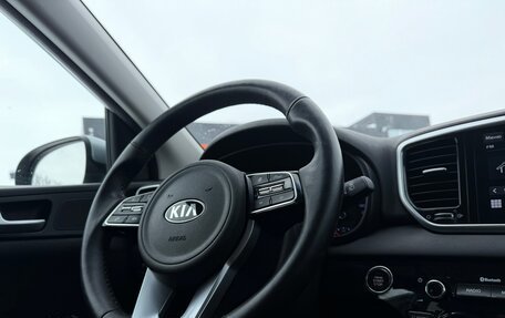 KIA Sportage IV рестайлинг, 2021 год, 2 800 000 рублей, 21 фотография