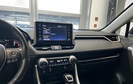 Toyota RAV4, 2020 год, 3 670 000 рублей, 12 фотография